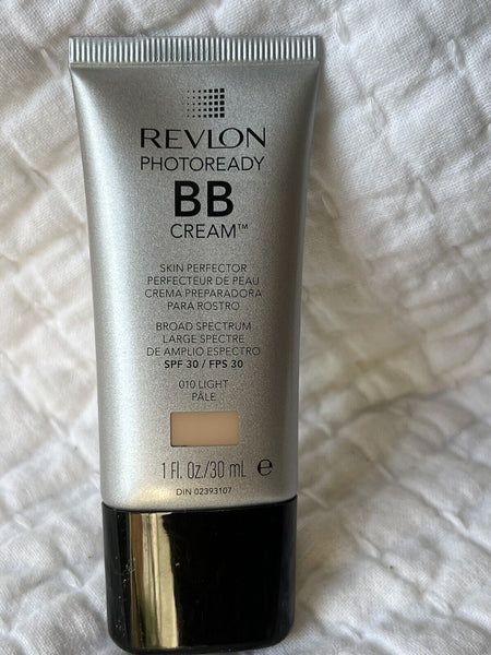 TWO Revlon ColorStay Makeup Foundation SPF 20 Normal/Dry Skin- Medium Beige #240